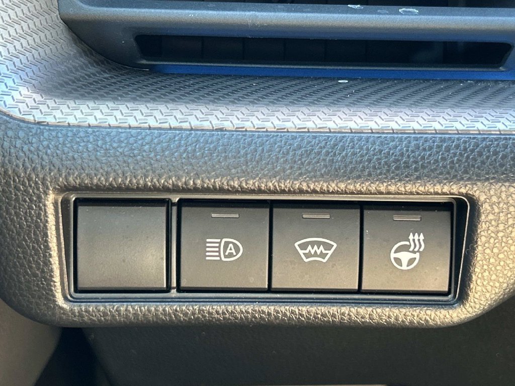 Used 2025 Toyota Prius XLE FWD image 26