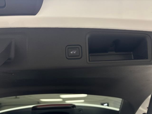 Used 2024 GMC Terrain SLT image 27