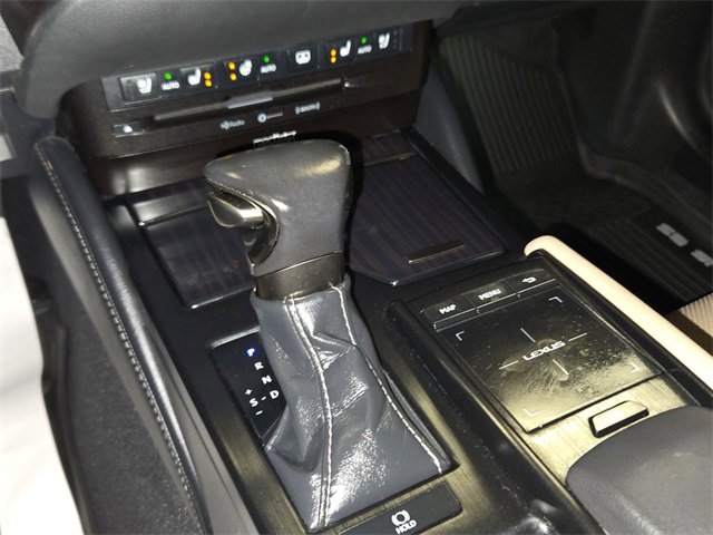 Used 2019 Lexus ES 350 Ultra Luxury image 20