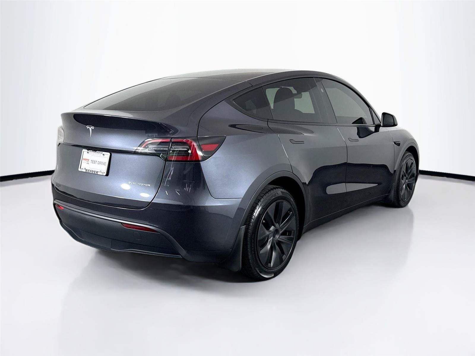 Used 2025 Tesla Model Y Long Range AWD/4WD image 2