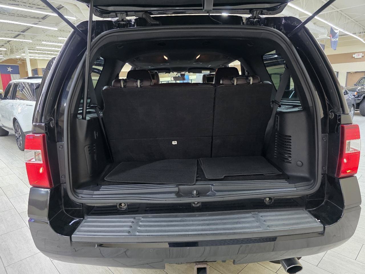Used 2017 Ford Expedition Platinum RWD image 10