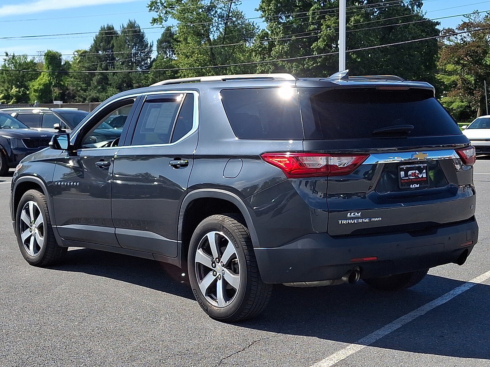 Used 2019 Chevrolet Traverse LT w/ LT Premium Package AWD/4WD image 6