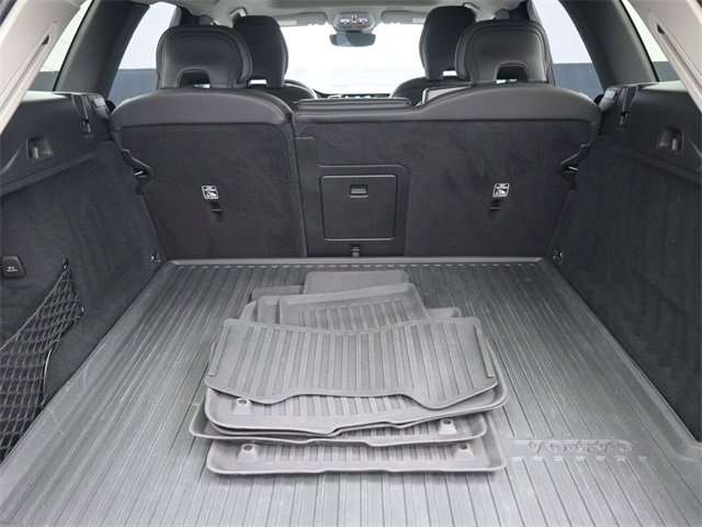 Used 2023 Volvo XC60 B5 Ultimate w/ Climate Package image 32