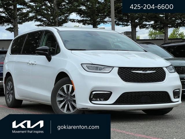 Used 2024 Chrysler Pacifica Limited