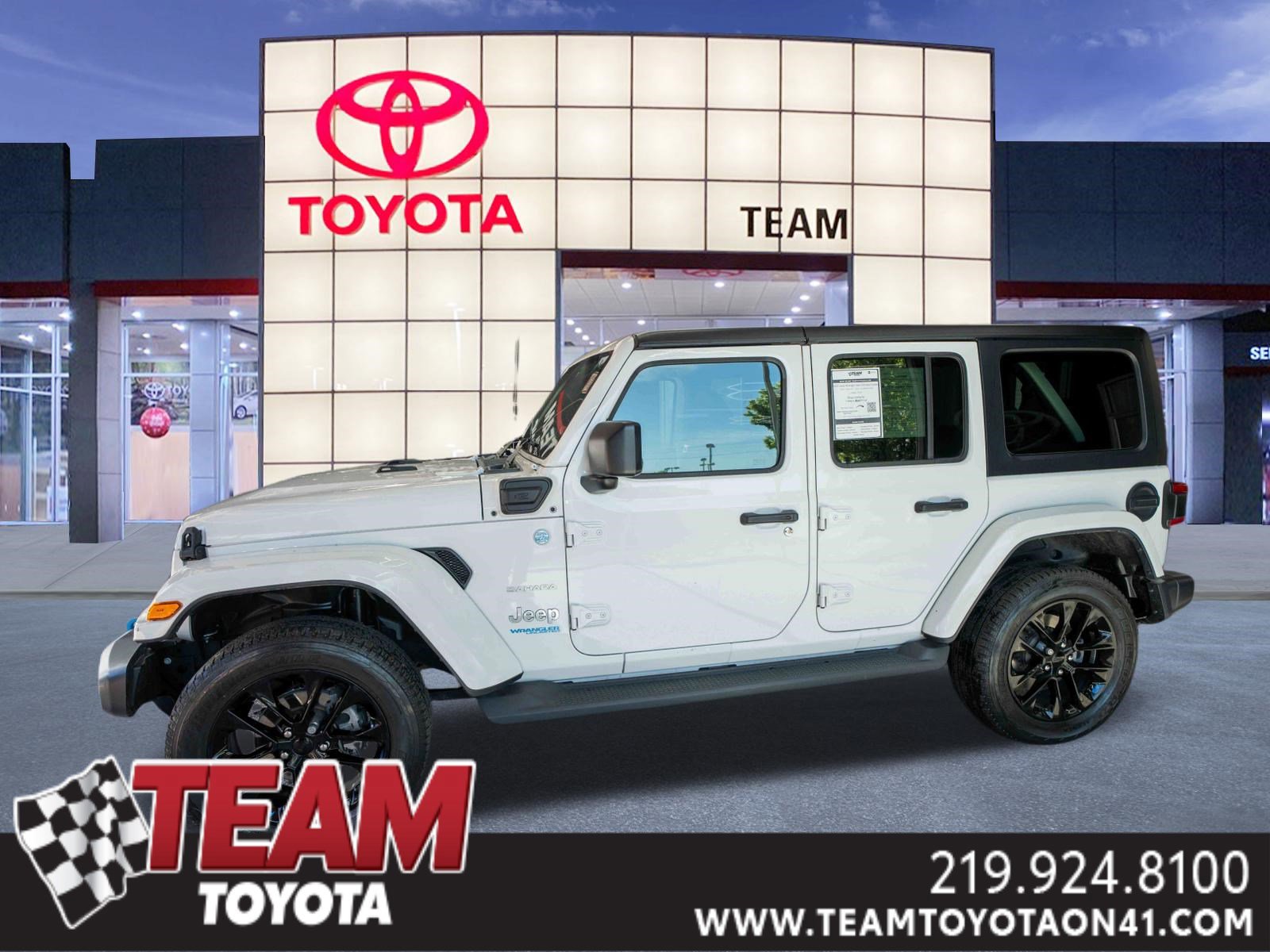 Used 2022 Jeep Wrangler Unlimited Sahara w/ Cold Weather Group image 1