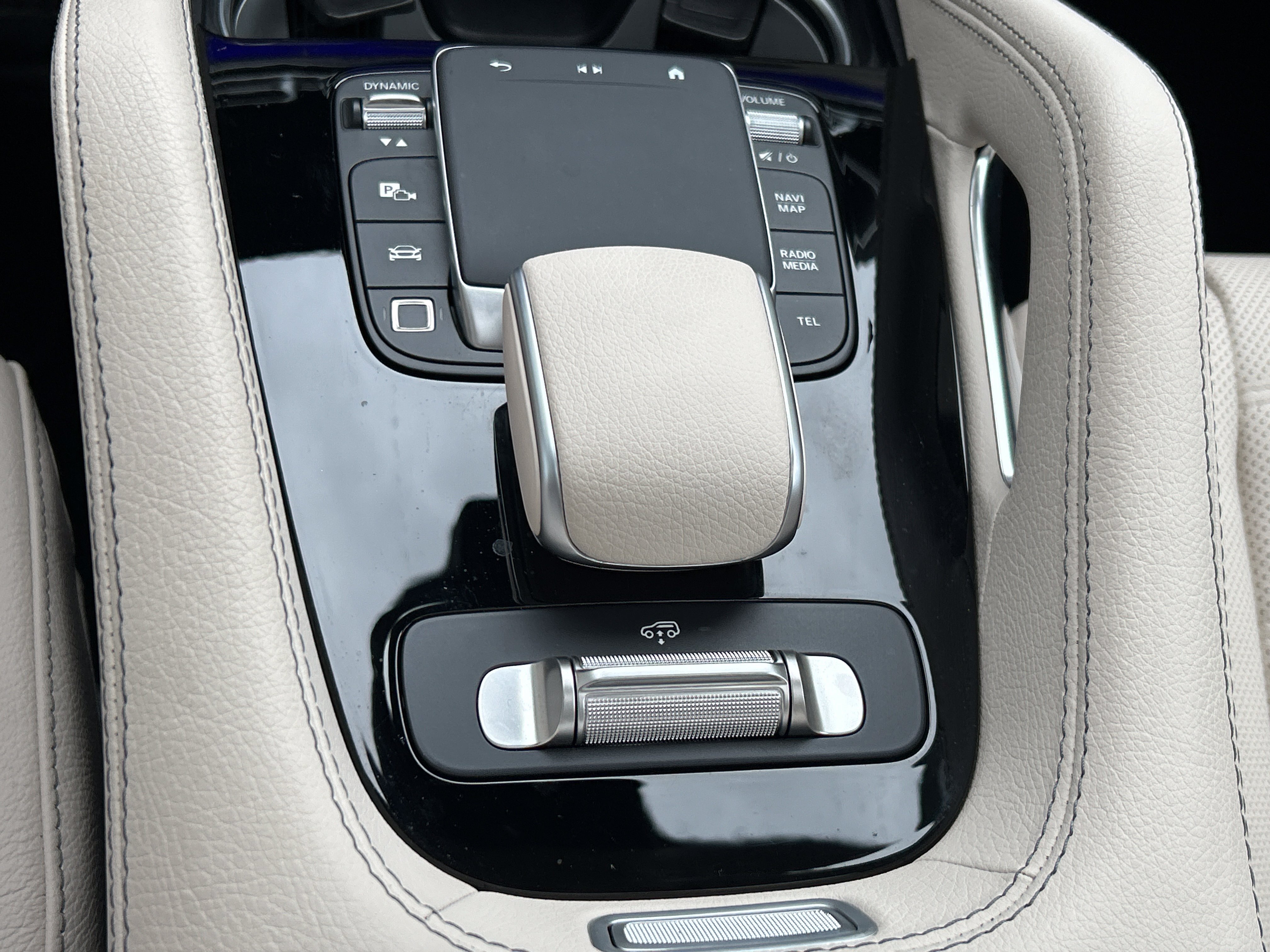 Certified 2025 Mercedes-Benz GLS 580 4MATIC image 39