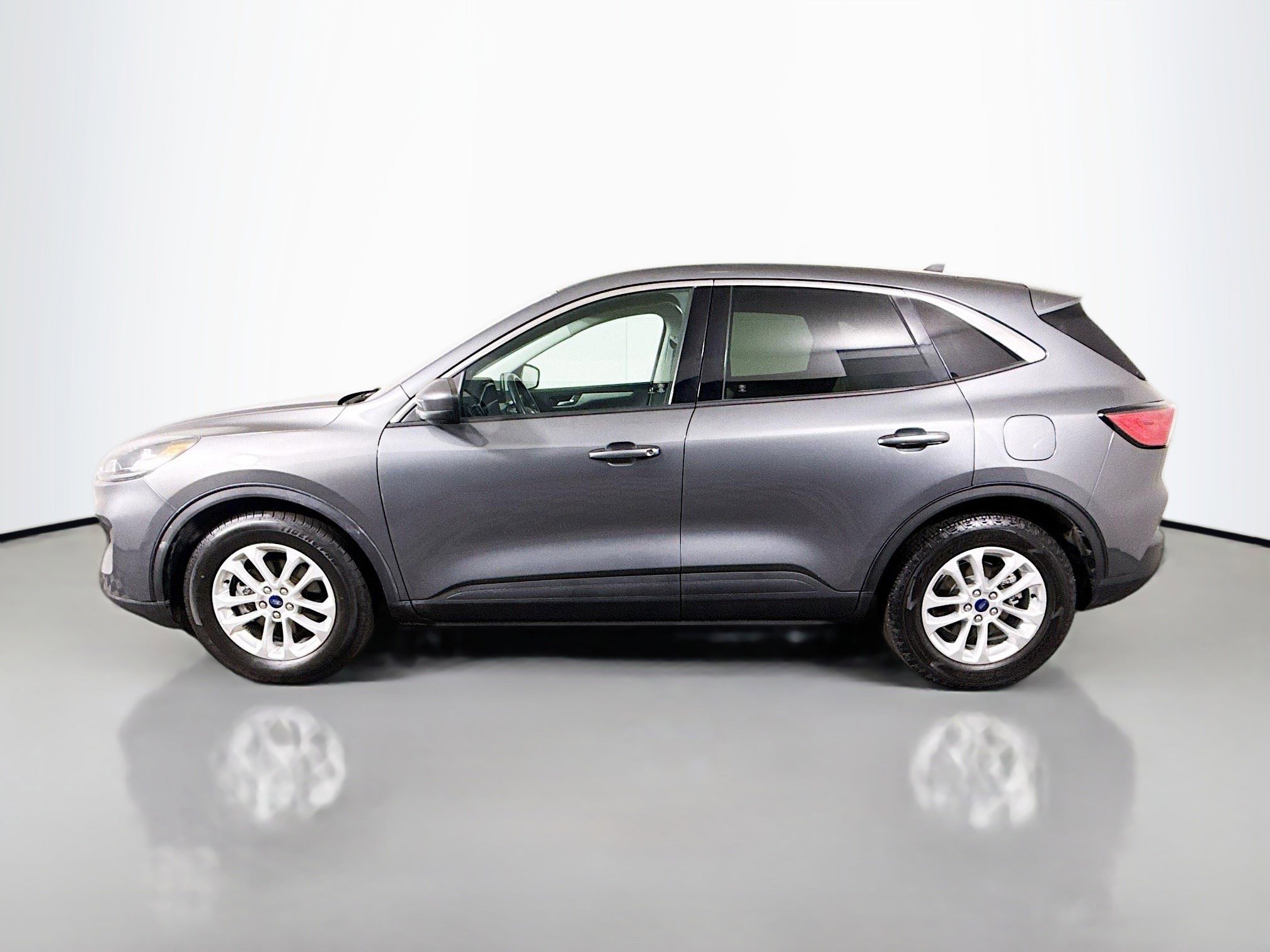 Used 2021 Ford Escape SE w/ Cold Weather Package image 6