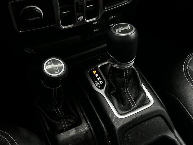 Used 2018 Jeep Wrangler Unlimited Sahara AWD/4WD image 7