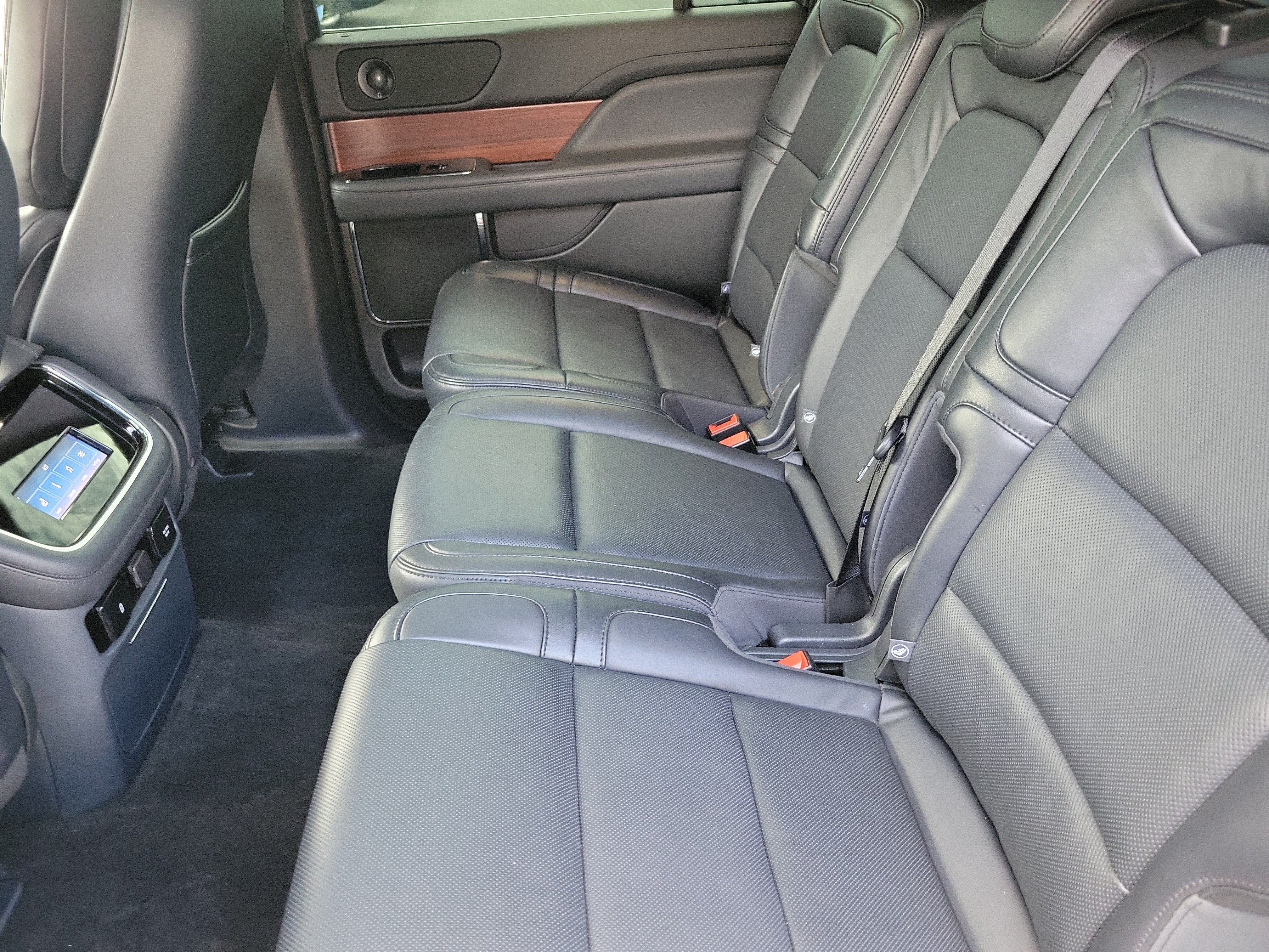 Certified 2024 Lincoln Navigator L Reserve AWD/4WD image 13