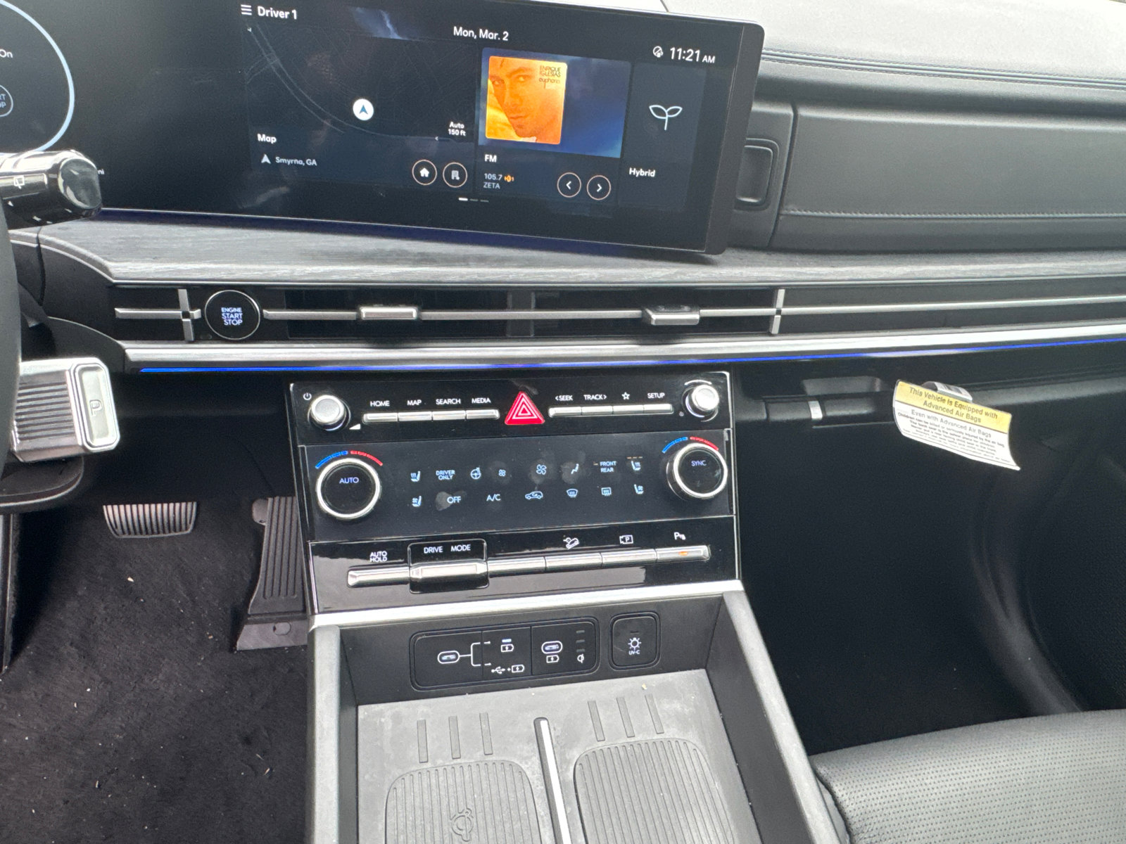 Used 2025 Hyundai Santa Fe Limited image 30