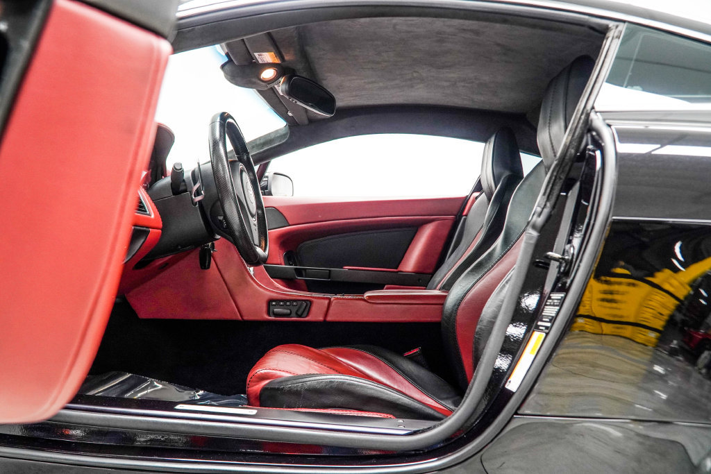 Used 2007 Aston Martin V8 Vantage Coupe RWD image 40