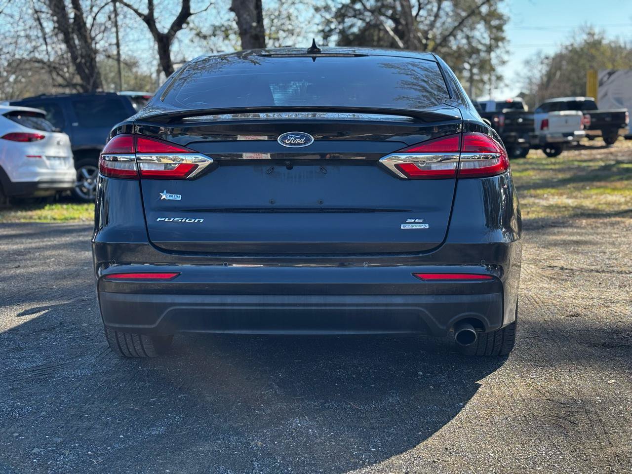 Used 2019 Ford Fusion SE w/ Equipment Group 151A FWD image 4