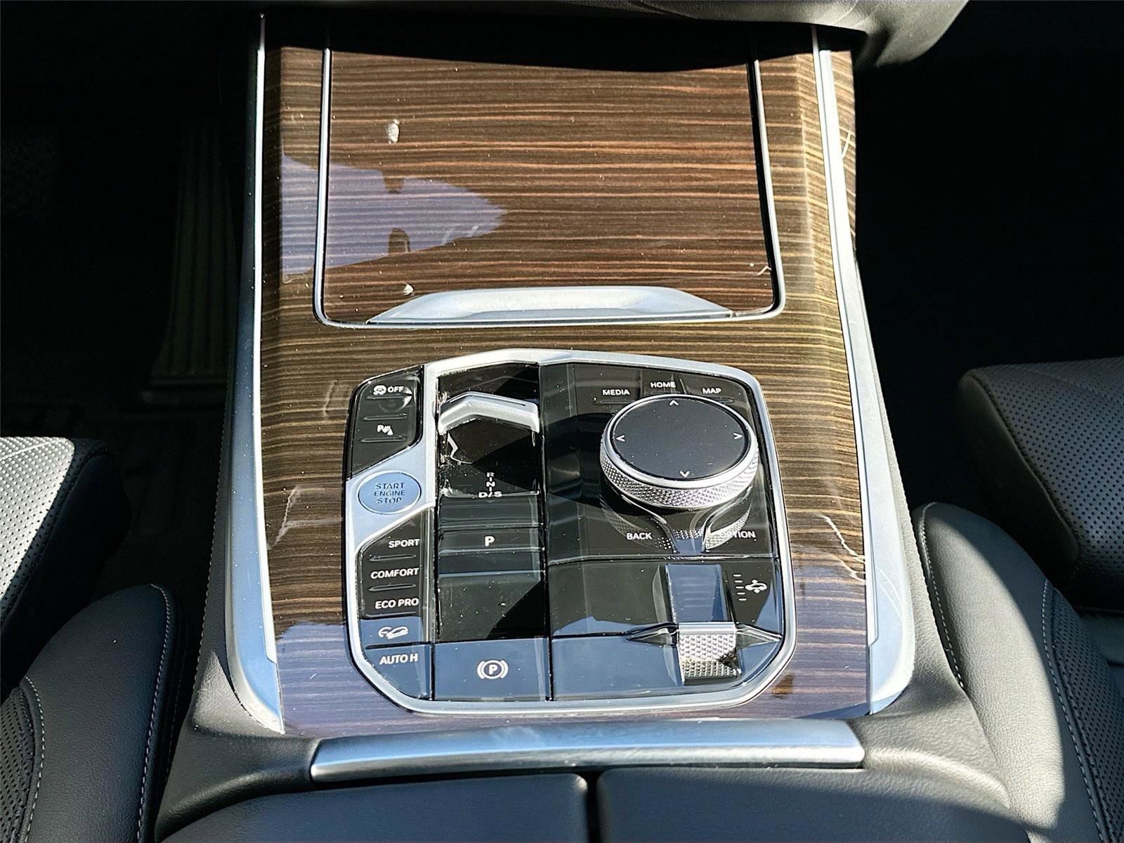 Certified 2024 BMW X7 xDrive40i w/ Premium Package image 17