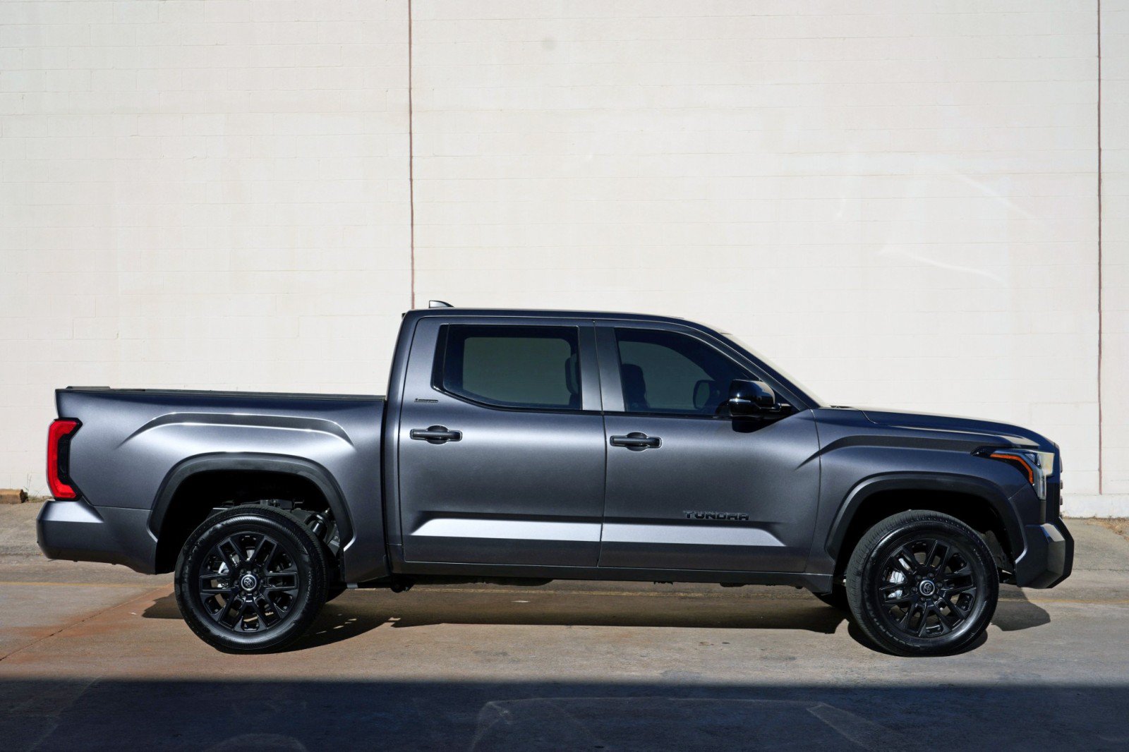Used 2024 Toyota Tundra Limited AWD/4WD image 53
