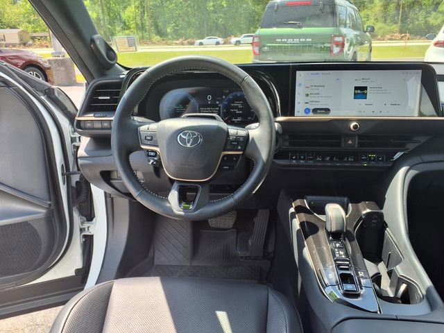 Used 2024 Toyota Crown Limited w/ Advanced Technology Package image 12