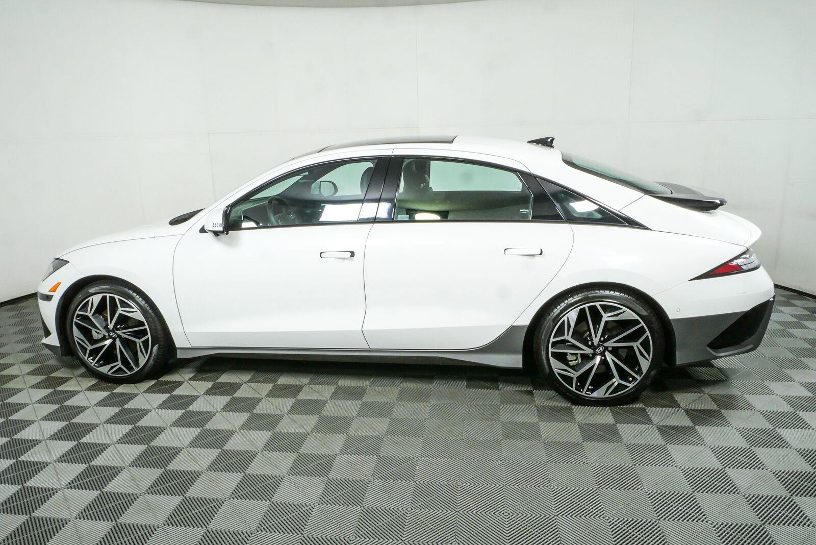 Used 2023 Hyundai Ioniq 6 Limited w/ Cargo Package RWD image 31