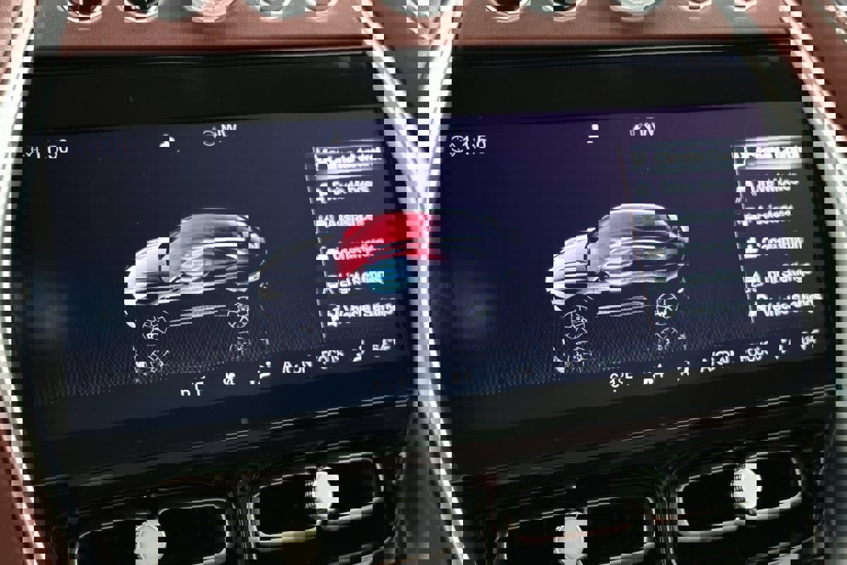 Used 2021 Aston Martin DBX image 49