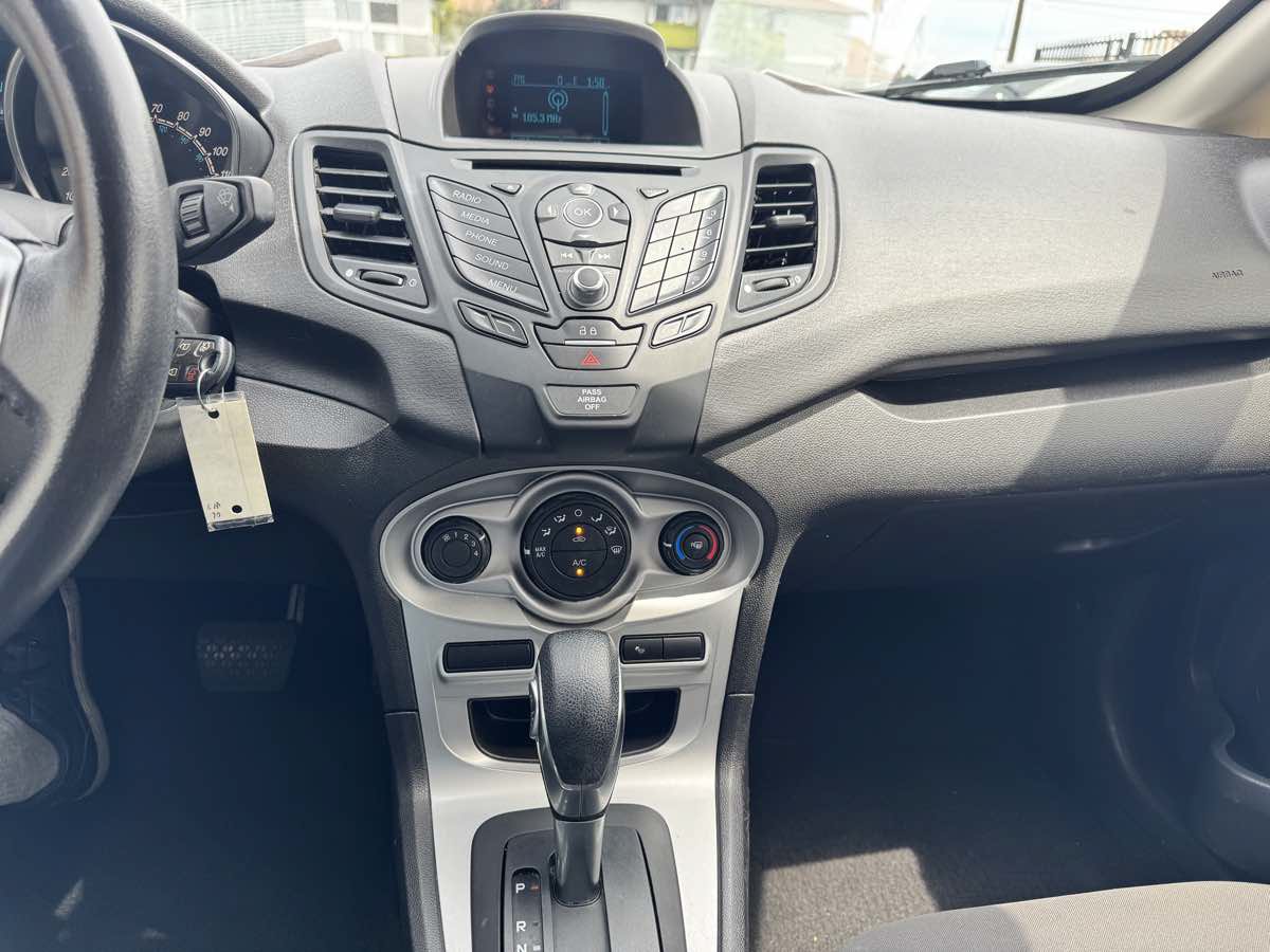 Used 2016 Ford Fiesta SE FWD image 48