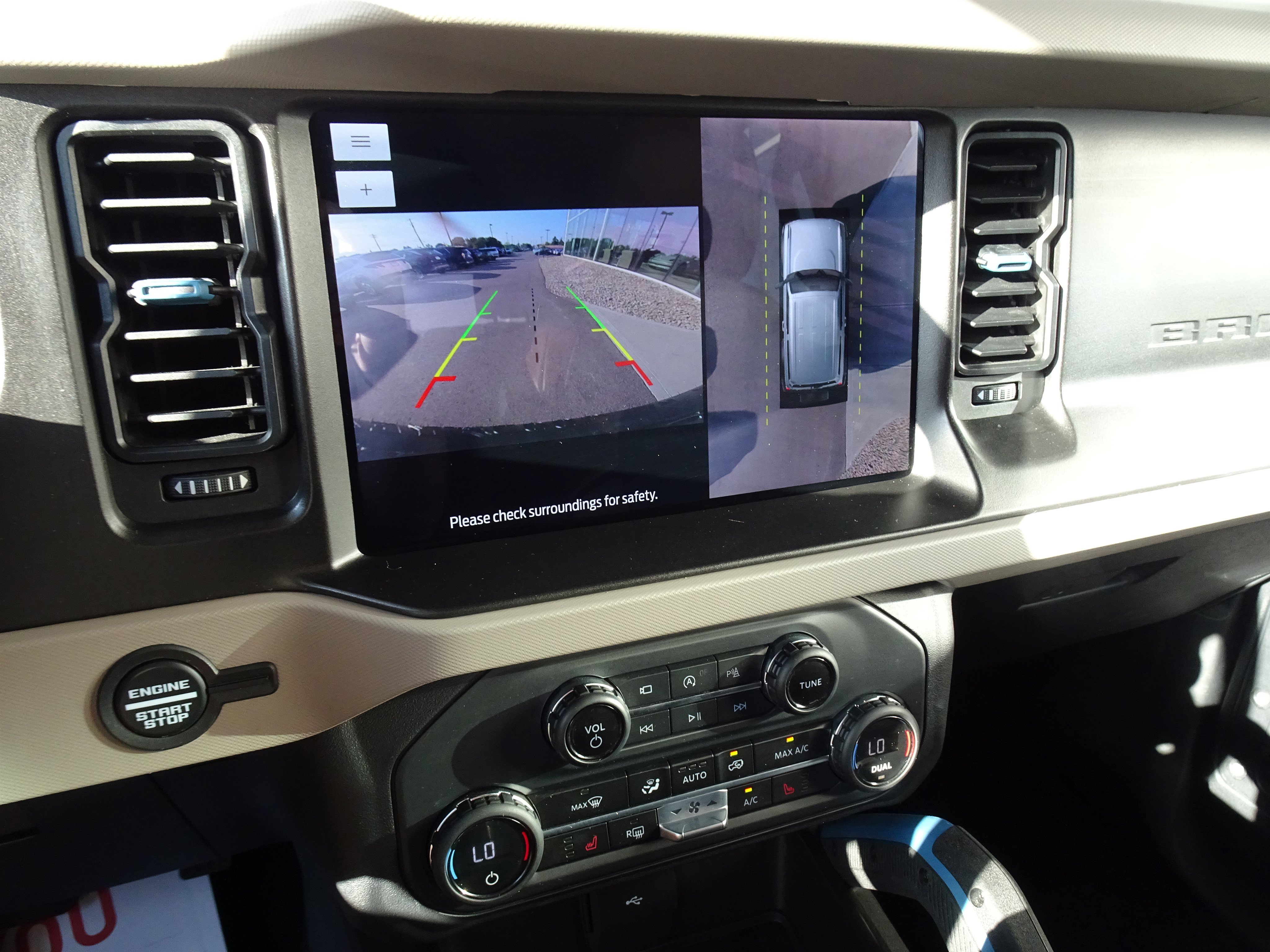 Used 2023 Ford Bronco Wildtrak image 19