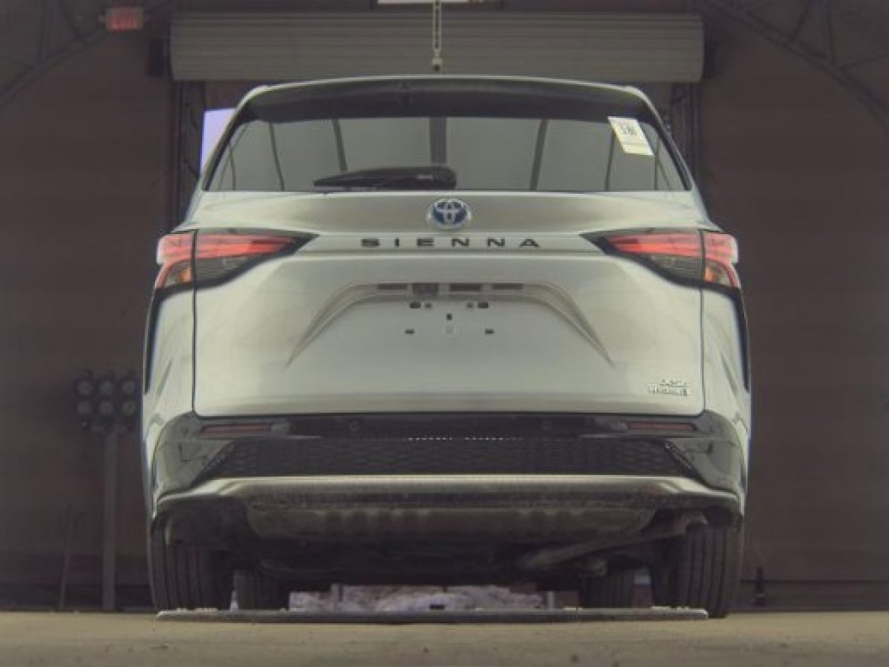 Used 2021 Toyota Sienna XSE image 8