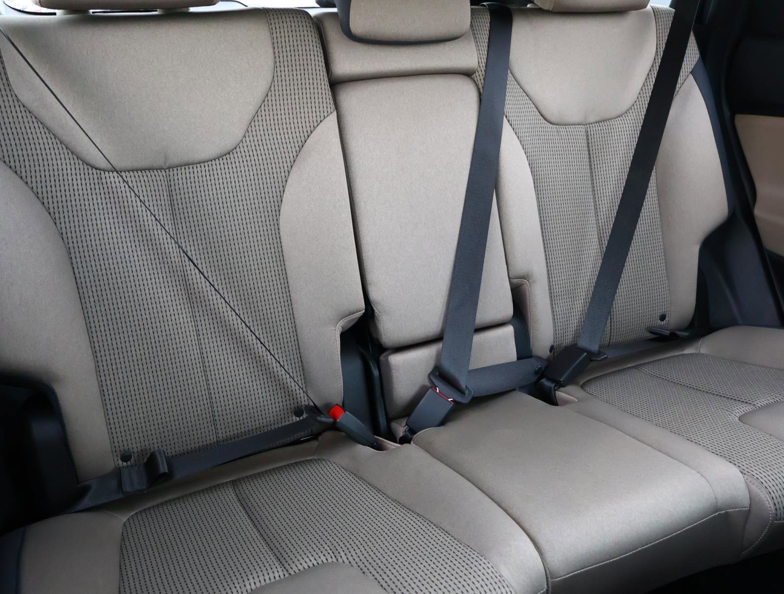 Used 2023 Hyundai Santa Fe SEL w/ Cargo Package image 17