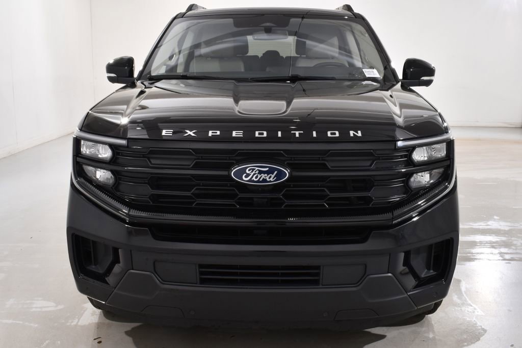 Used 2025 Ford Expedition Active image 3