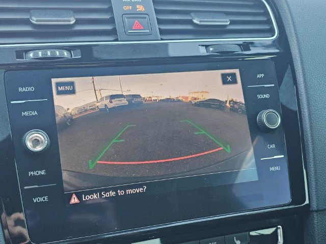 Used 2018 Volkswagen GTI SE FWD image 28