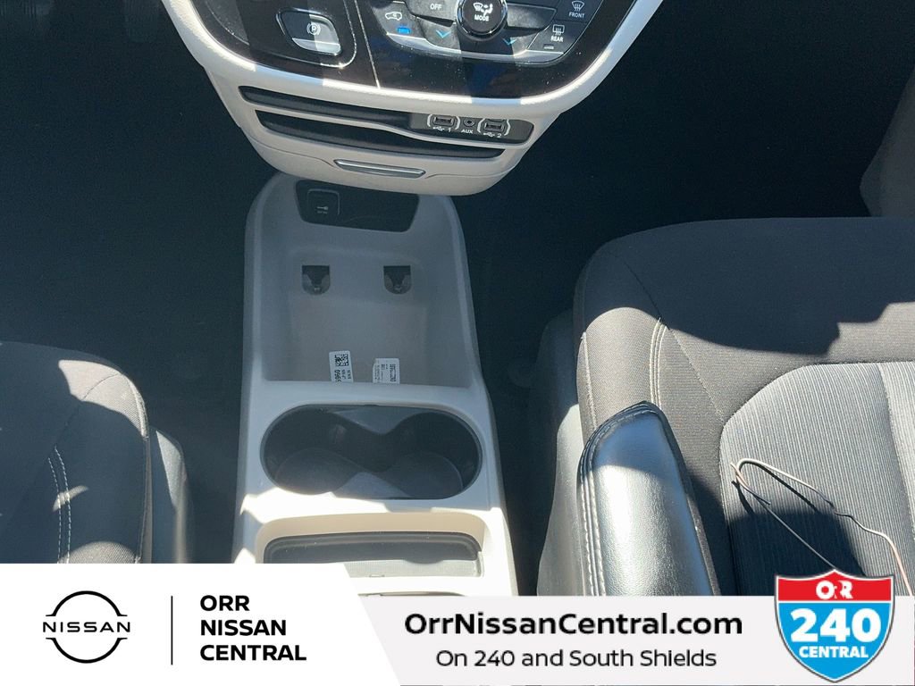 Used 2023 Chrysler Voyager LX image 24