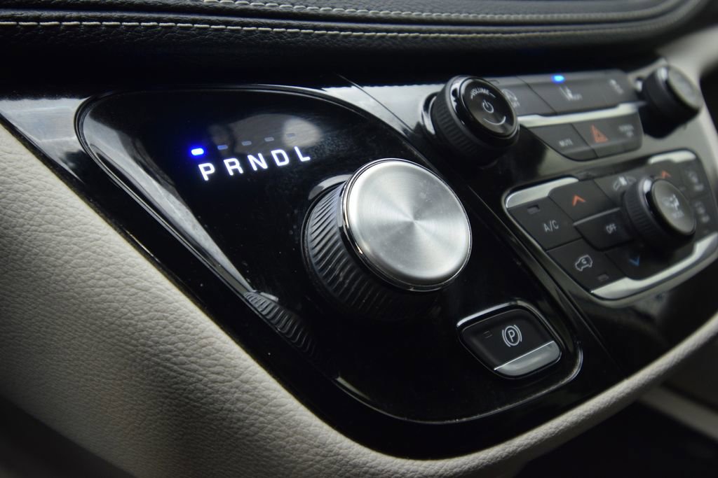 Used 2022 Chrysler Pacifica Touring-L image 26