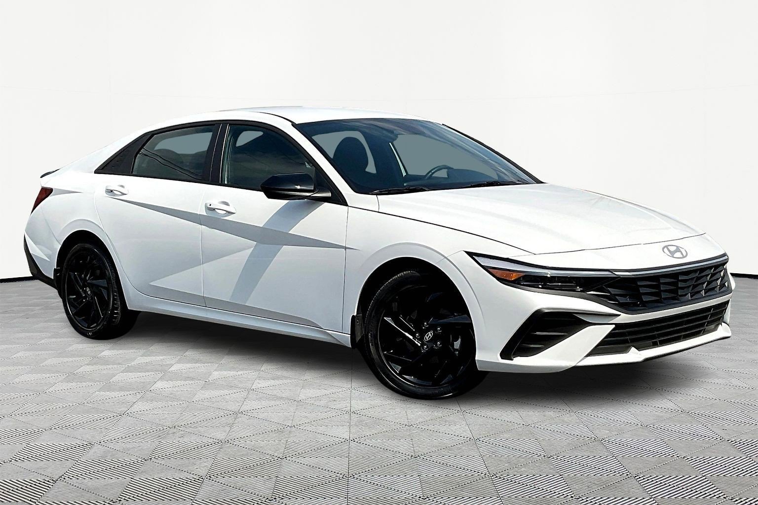Certified 2026 Hyundai Elantra Sport FWD image 3