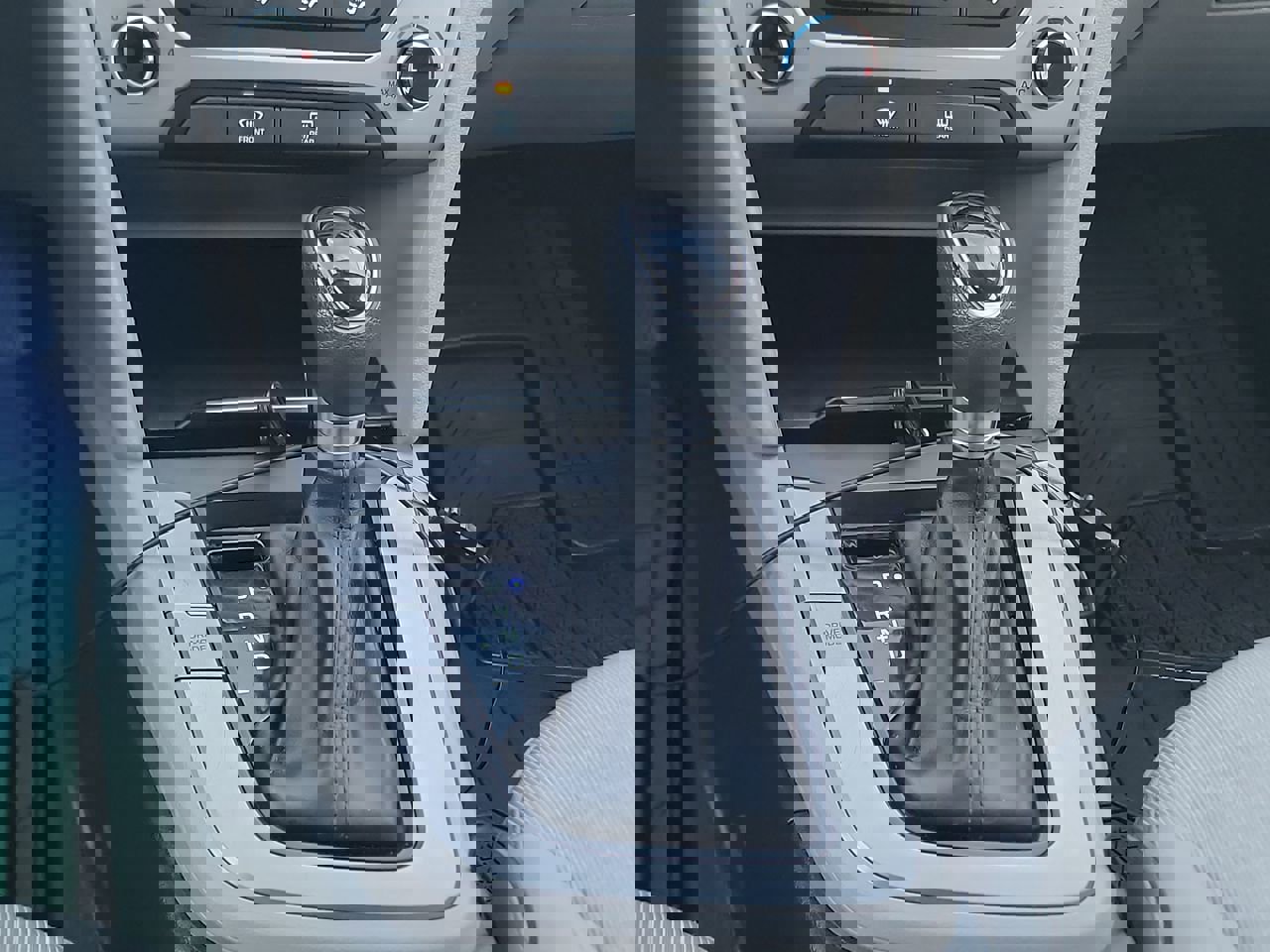 Used 2017 Hyundai Elantra SE image 17