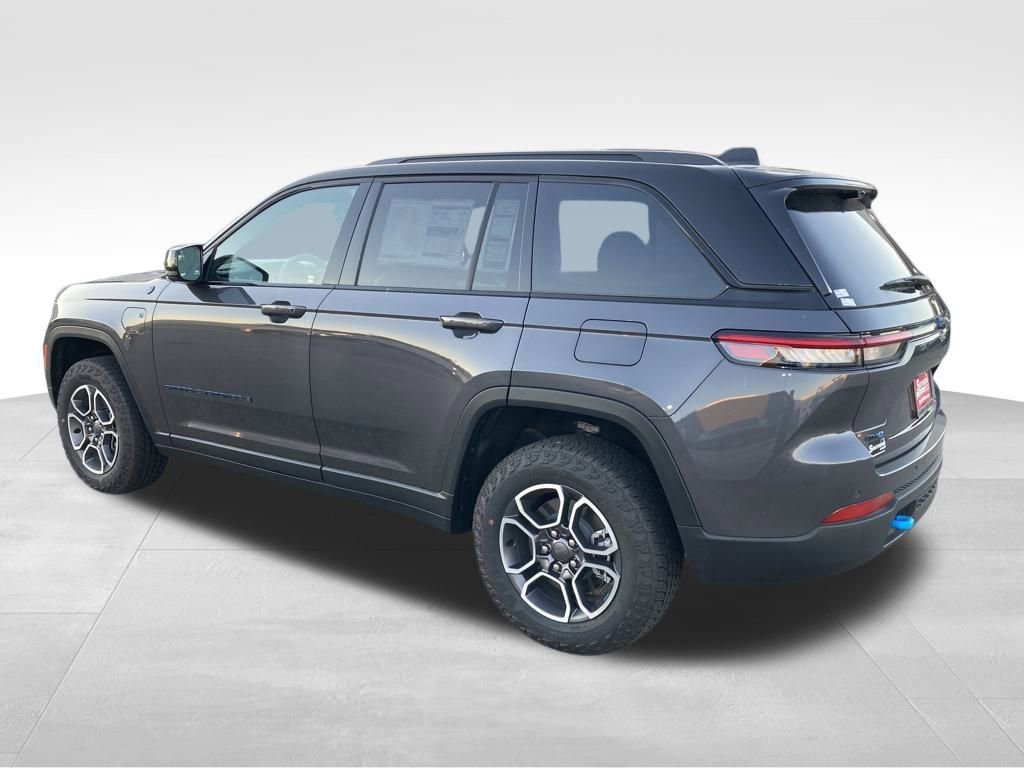 New 2024 Jeep Grand Cherokee Trailhawk w/ Advanced Protech Group II image 3