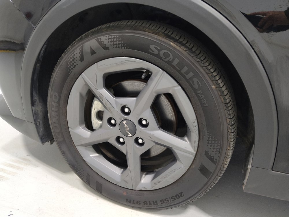 Used 2025 Kia K4 LXS image 31