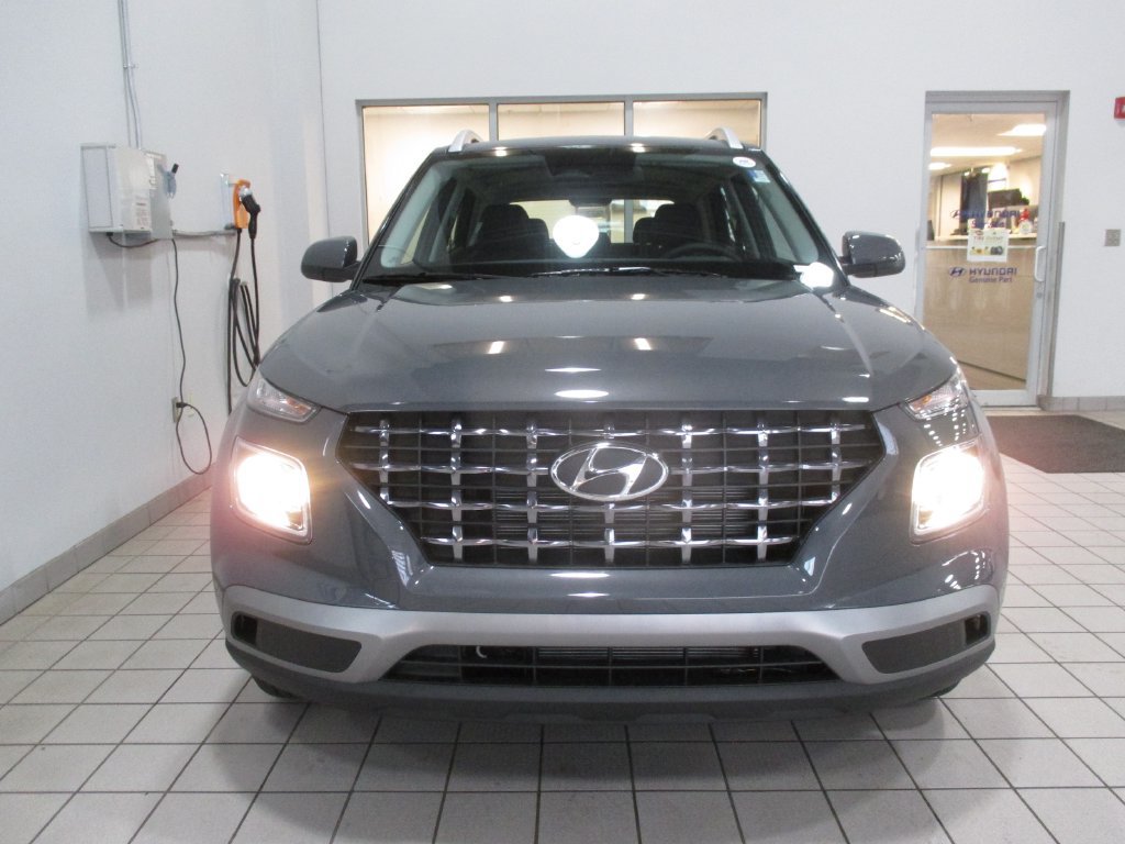 New 2026 Hyundai Venue SEL FWD image 2