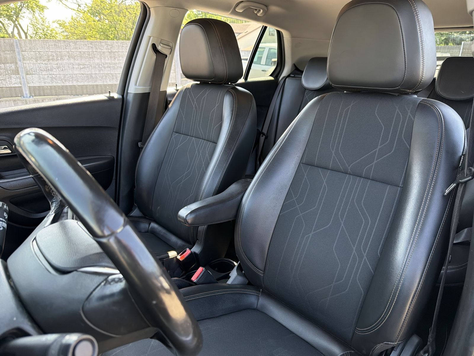 Used 2018 Chevrolet Trax LT w/ LT Convenience Package AWD/4WD image 17