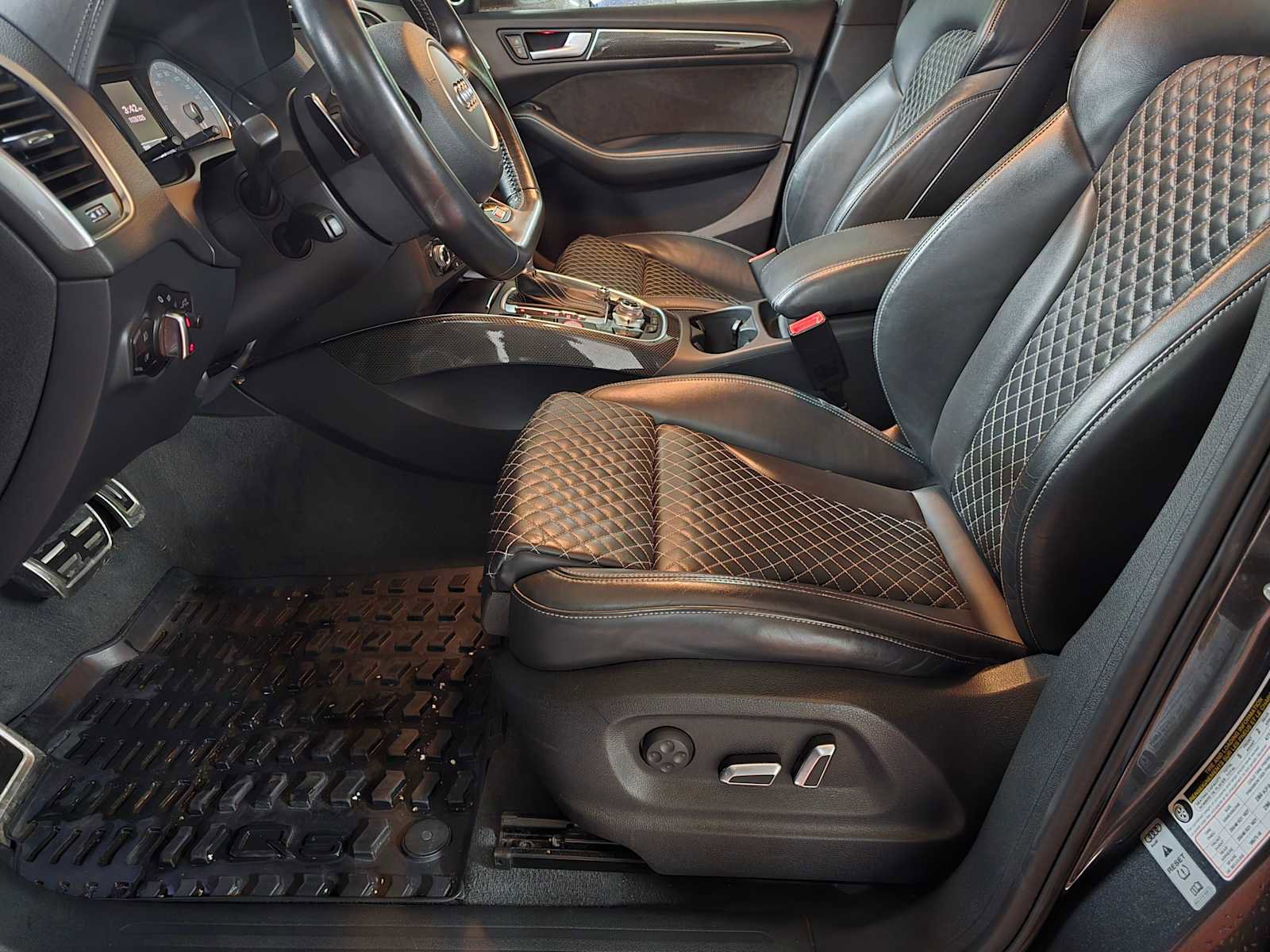 Used 2016 Audi SQ5 Premium Plus w/ Technology Package image 23