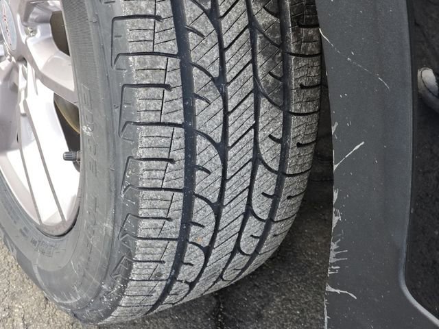 Used 2023 GMC Terrain SLT w/ Tech Package image 10