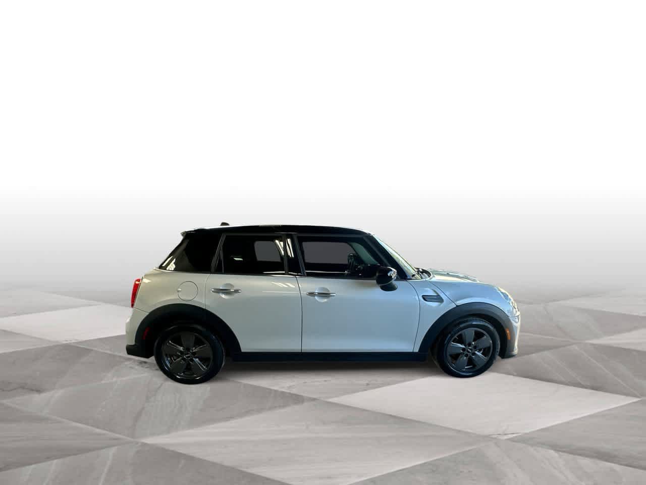 Used 2022 MINI Cooper 4-Door Hardtop FWD image 9