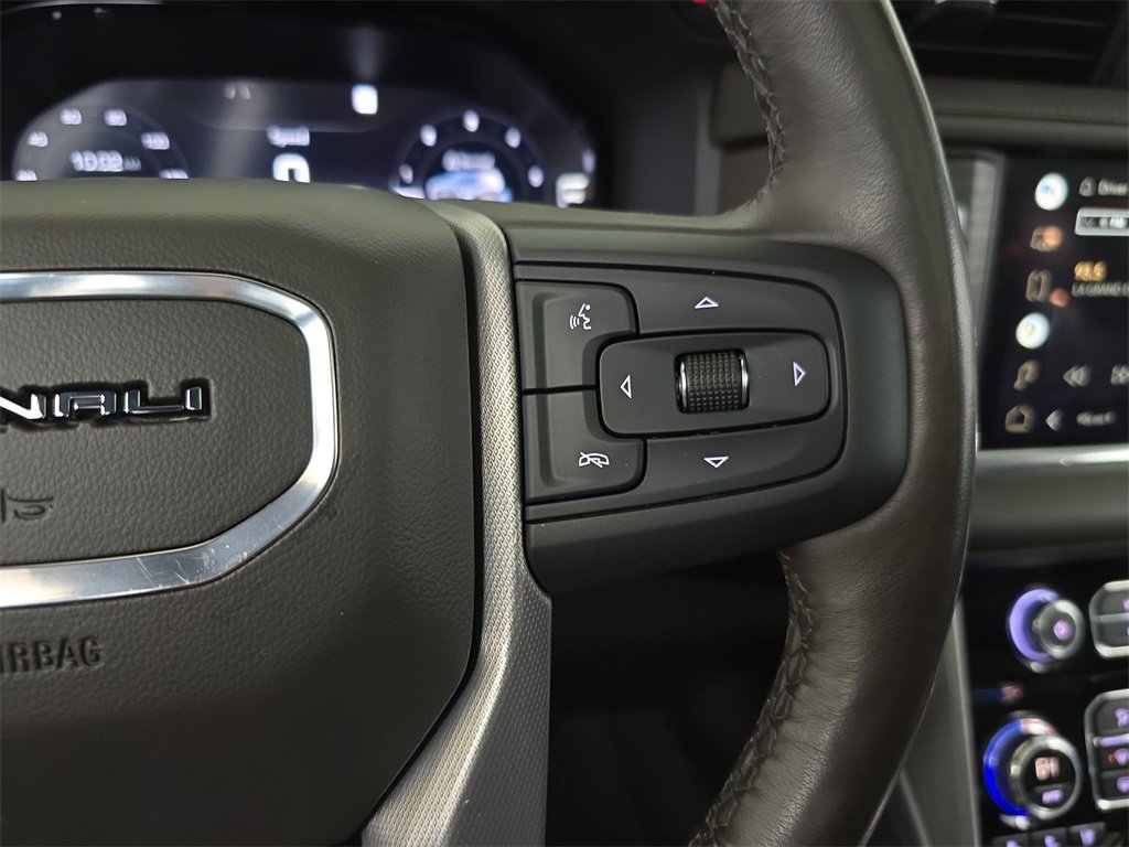 Used 2022 GMC Yukon XL Denali image 22