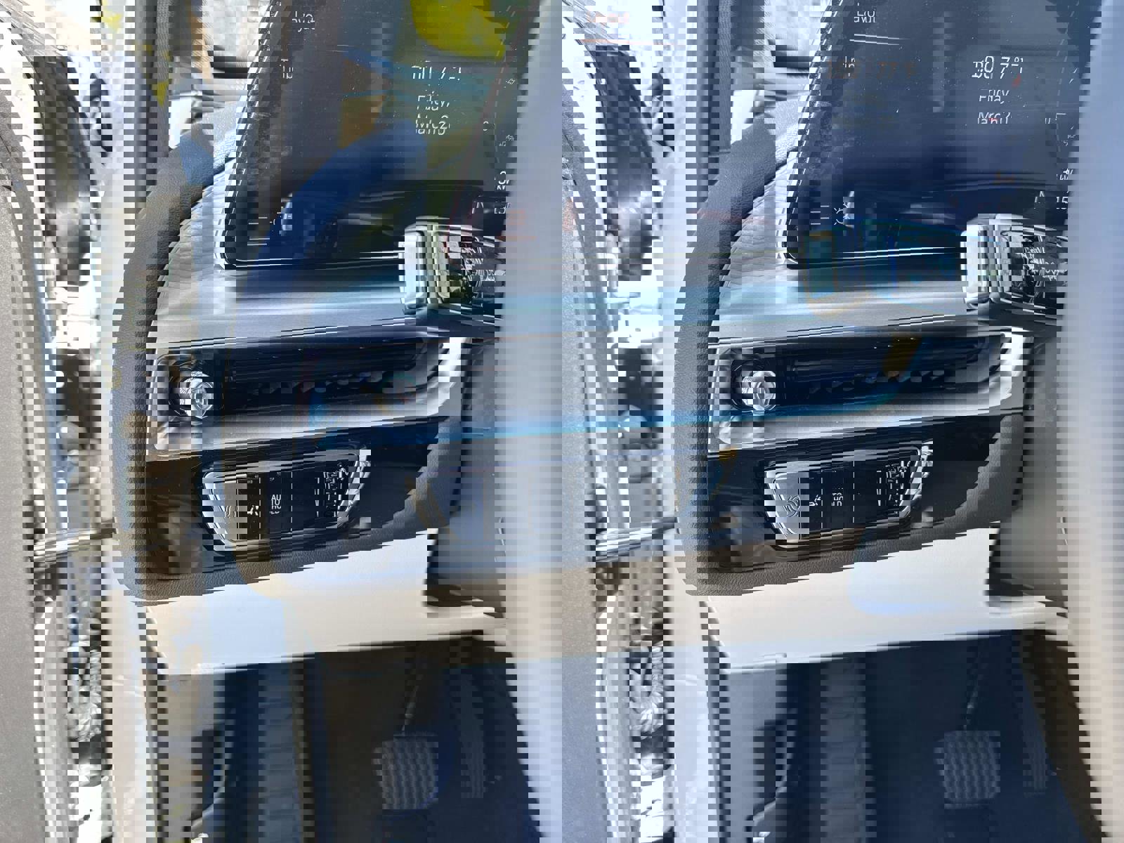 New 2026 Cadillac Lyriq Luxury w/ LPO, Floor Liner Package image 32