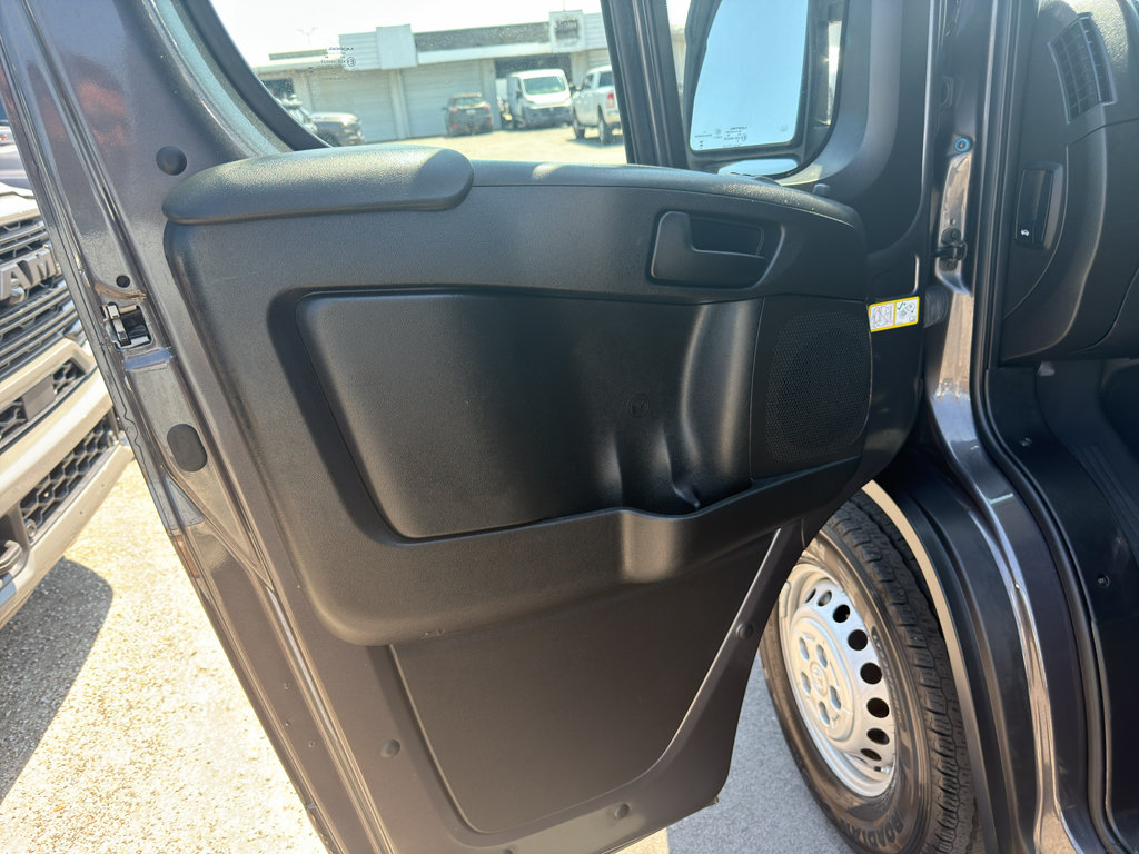 Used 2024 RAM ProMaster 2500 w/ Convenience Group FWD image 8