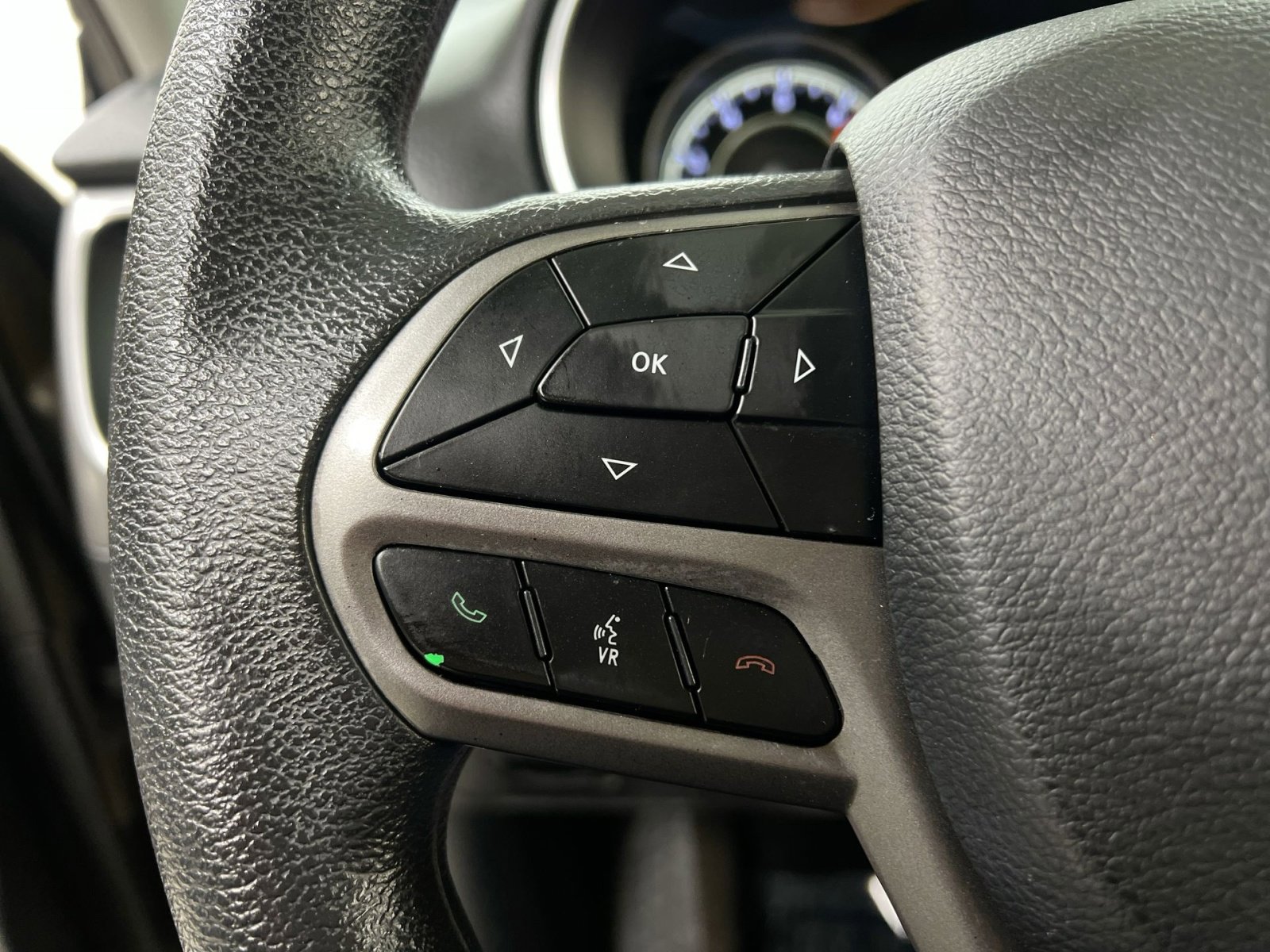 Used 2019 Jeep Cherokee Latitude w/ Popular Appearance Group image 37