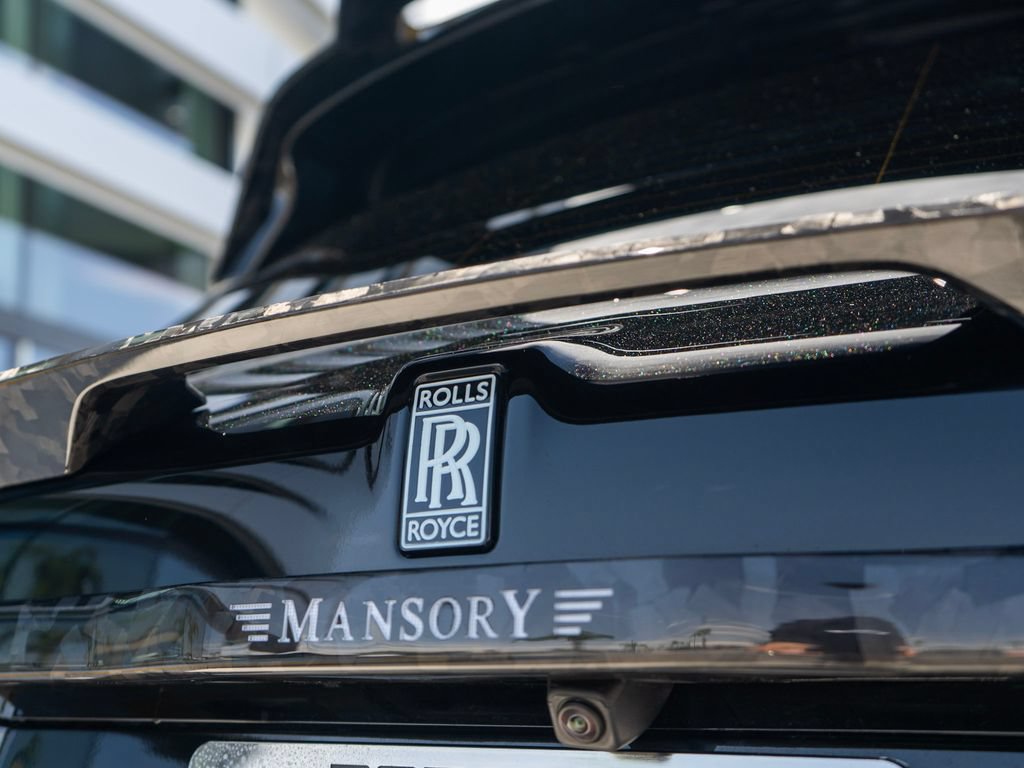 Used 2026 Rolls-Royce Cullinan AWD/4WD image 17