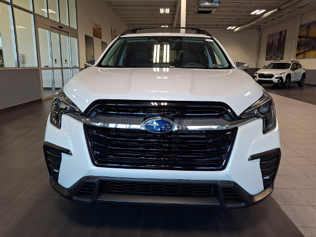 Used 2023 Subaru Ascent Limited w/ Technology Package AWD/4WD image 2