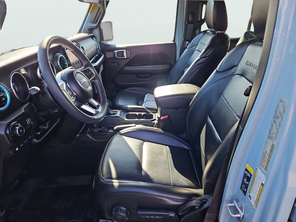 Used 2023 Jeep Wrangler Sahara w/ Dual Top Group image 29