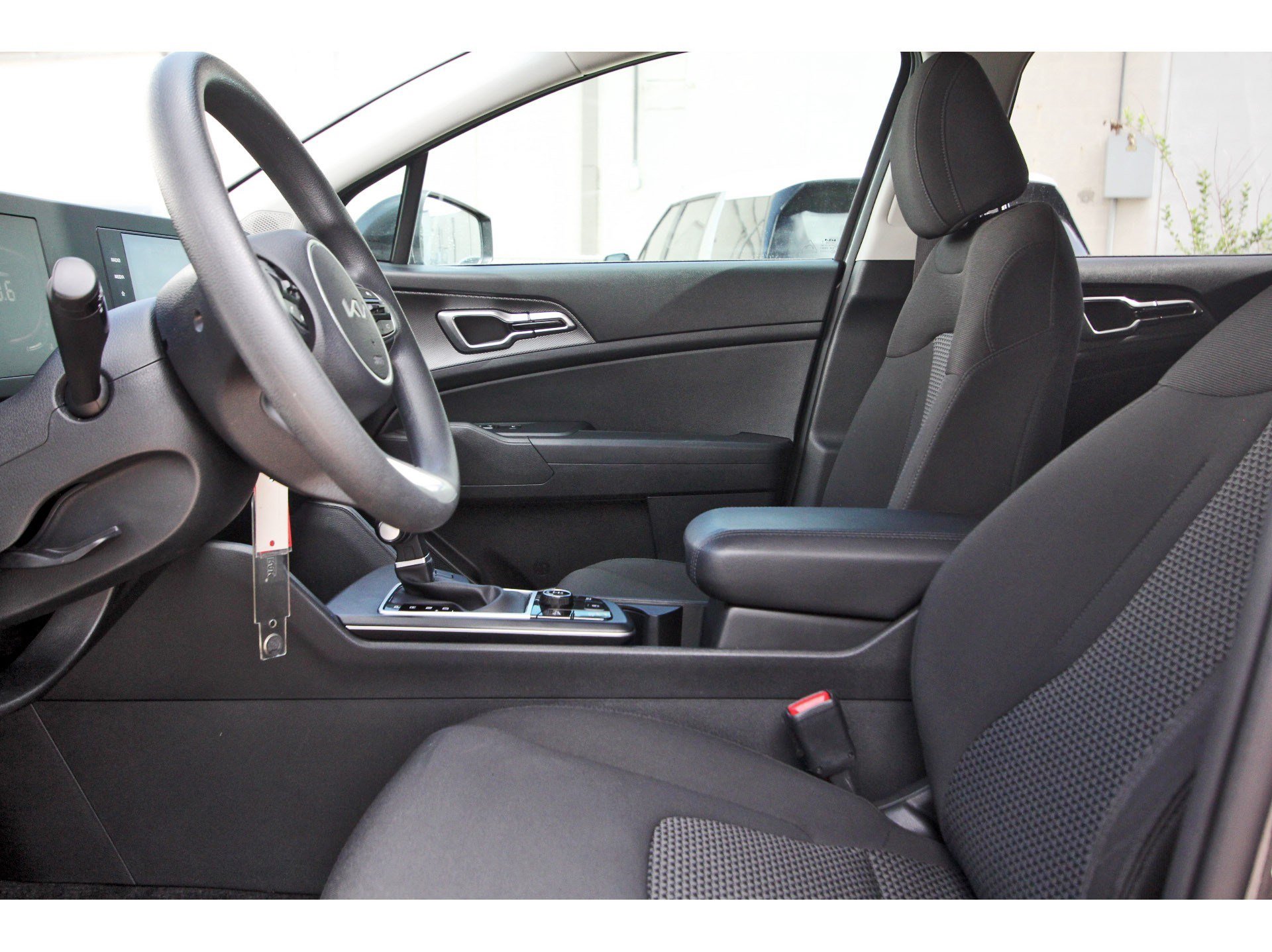Certified 2023 Kia Sportage LX AWD/4WD image 28