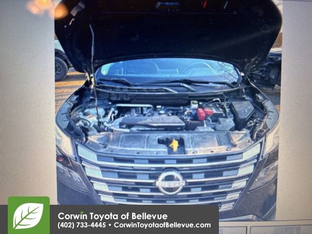 Used 2024 Nissan Rogue S image 9