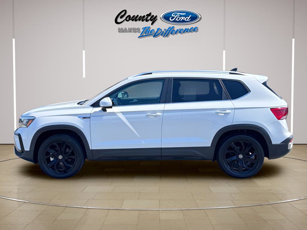 Used 2023 Volkswagen Taos SE w/ Black Wheel Package AWD/4WD image 3
