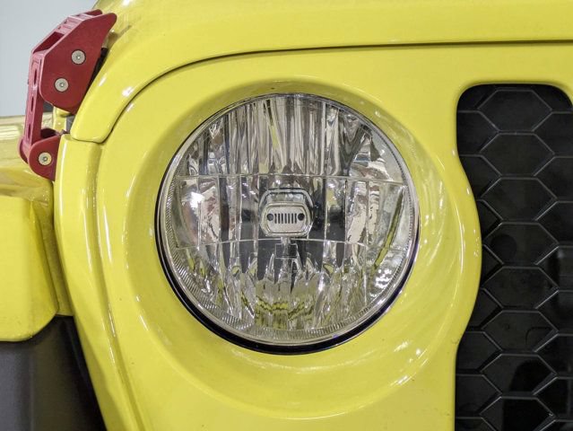 Used 2023 Jeep Gladiator Sport AWD/4WD image 6
