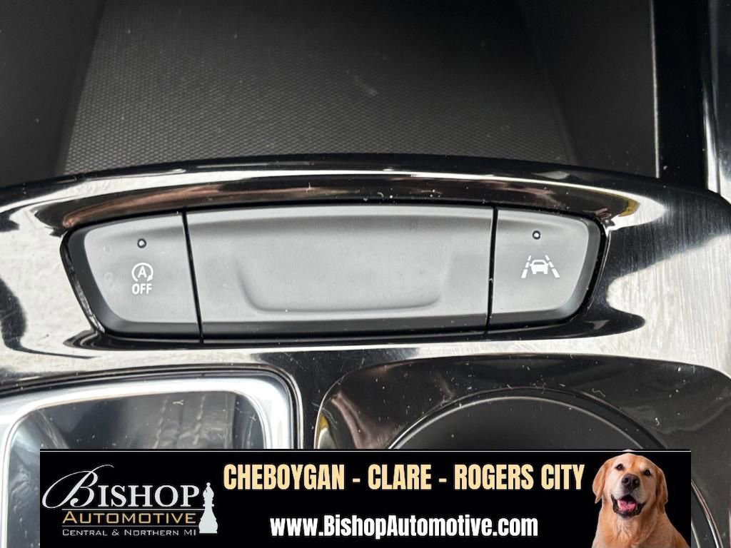 Used 2025 Chevrolet Trax LT w/ LT Convenience Package FWD image 26